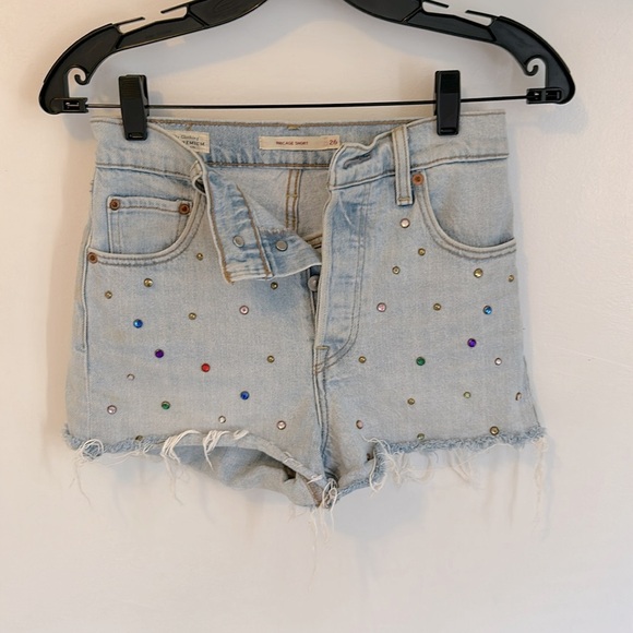 Levi’s Ribcage Studded Denim Shorts - Picture 4 of 8